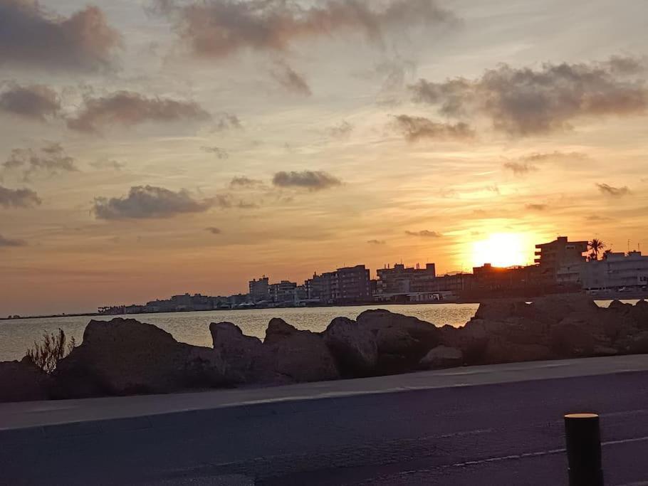 Al Lado De Barcos Y Gran Playa. Leilighet Santa Pola Eksteriør bilde