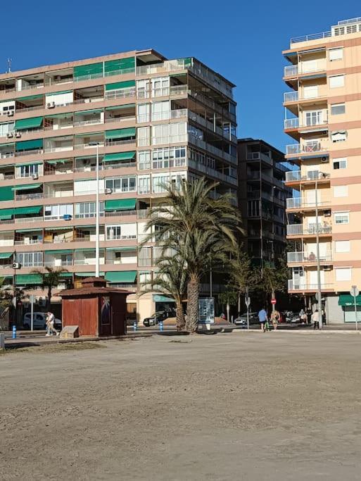Al Lado De Barcos Y Gran Playa. Leilighet Santa Pola Eksteriør bilde